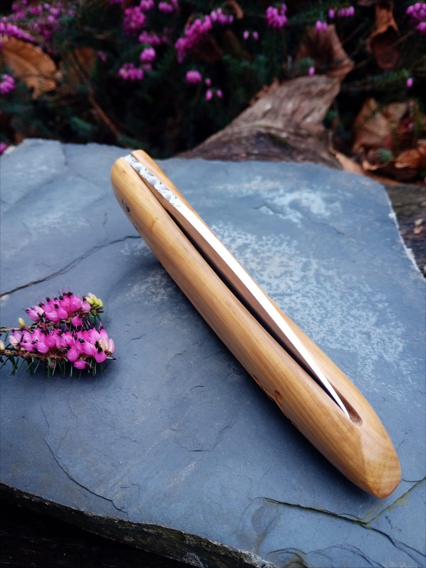 Couteau à champignons artisanal – Buis de Bigorre & gravures pyrénéennes (pièce unique)