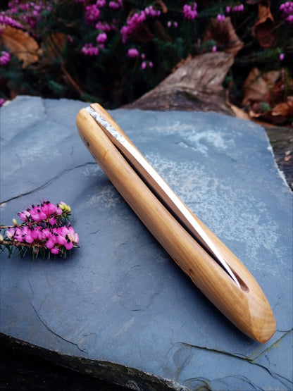 Couteau à champignons artisanal – Buis de Bigorre & gravures pyrénéennes (pièce unique)