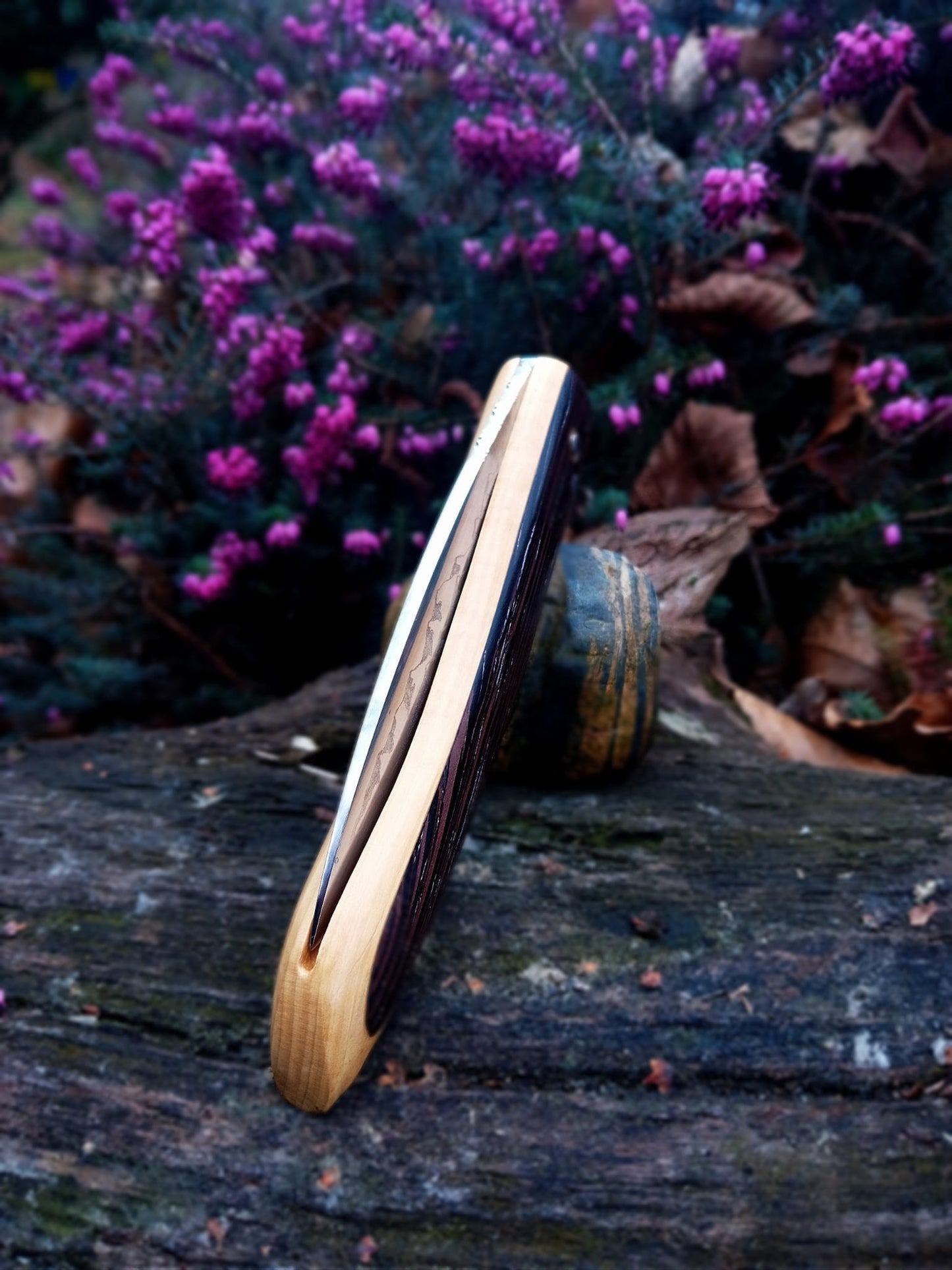 Couteau à champignons artisanal – Buis de Bigorre avec plaquettes en wengé (pièce unique)